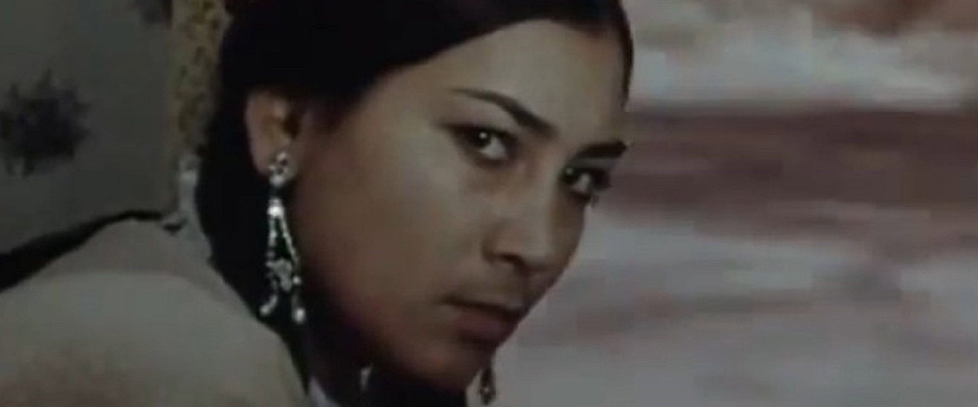 Girl from the Legend backdrop