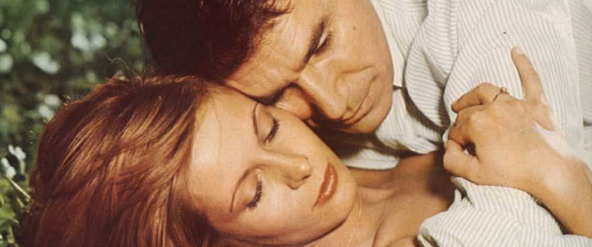 Prêtres interdits backdrop