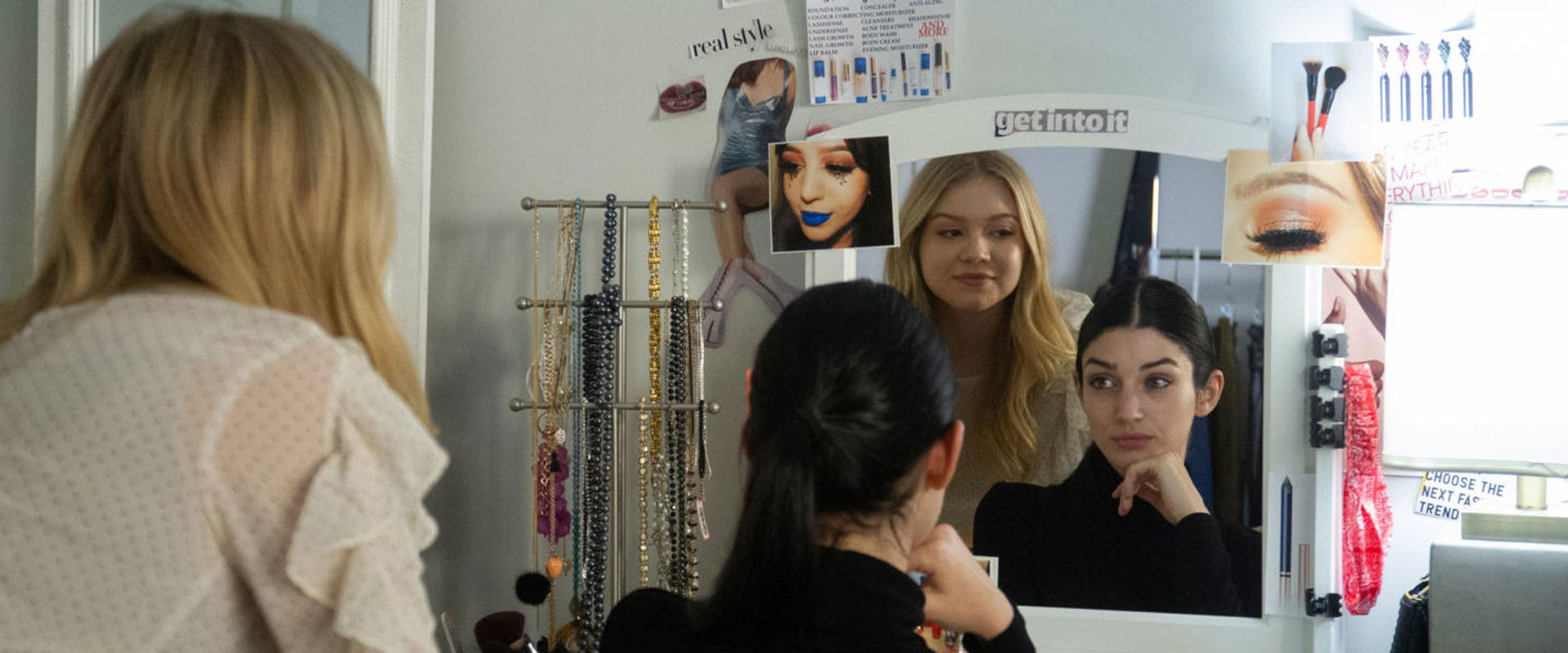 Deadly Influencer backdrop