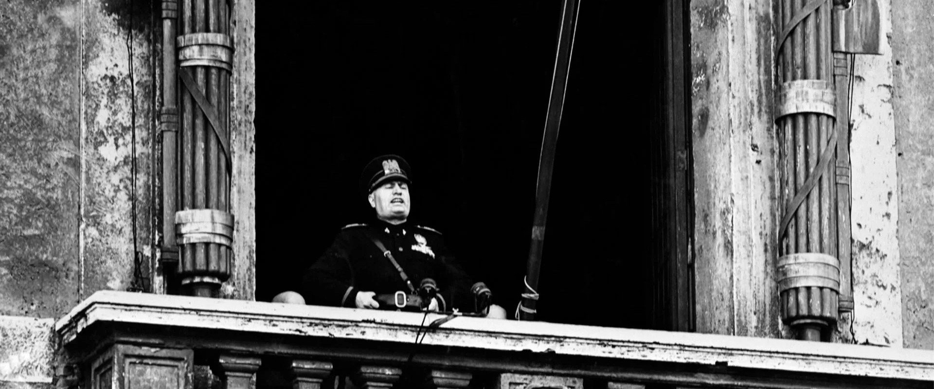 La guerra degli italiani (1940-1945) backdrop