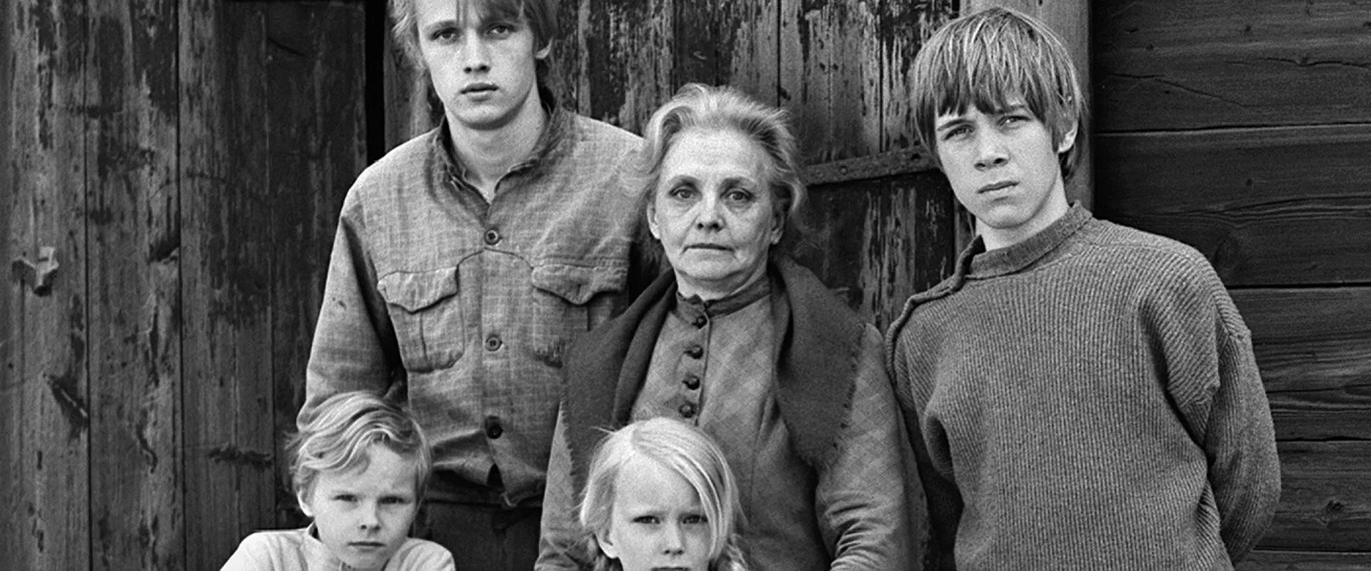 Tehtaan varjossa backdrop