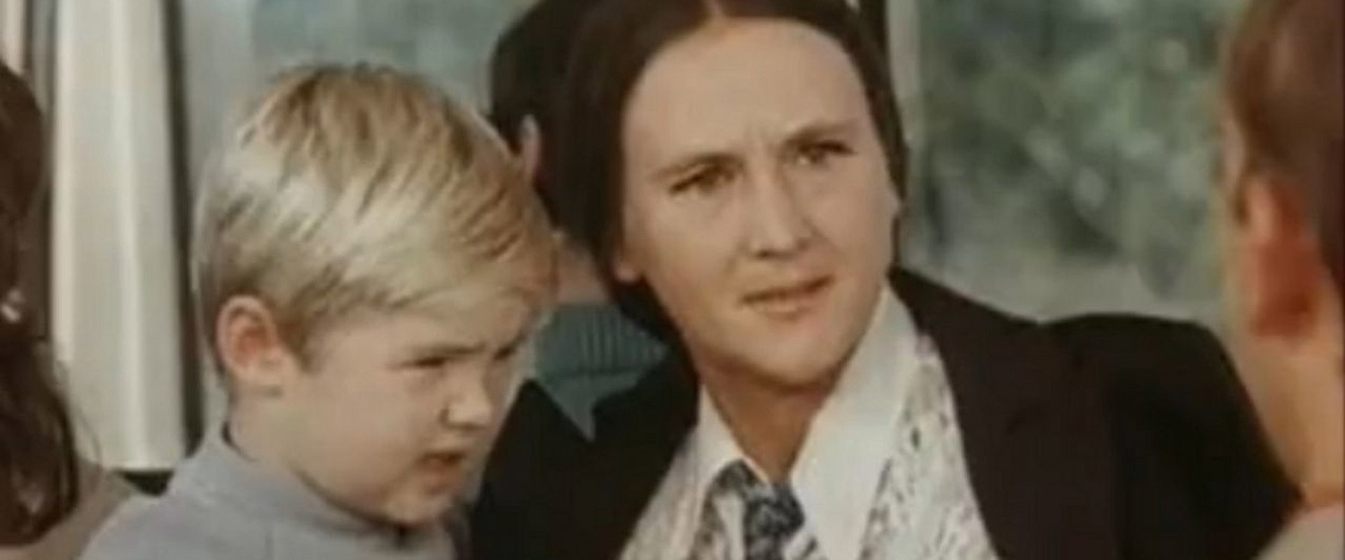 Waterdrop in the Sea backdrop