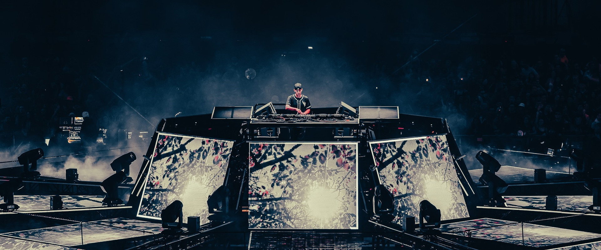 ILLENIUM Trilogy: Los Angeles backdrop