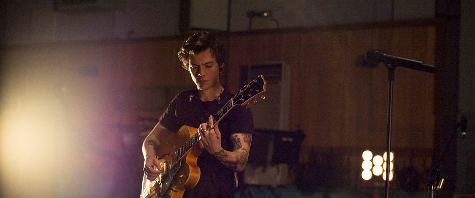 Harry Styles: Behind the Album - The Performances backdrop