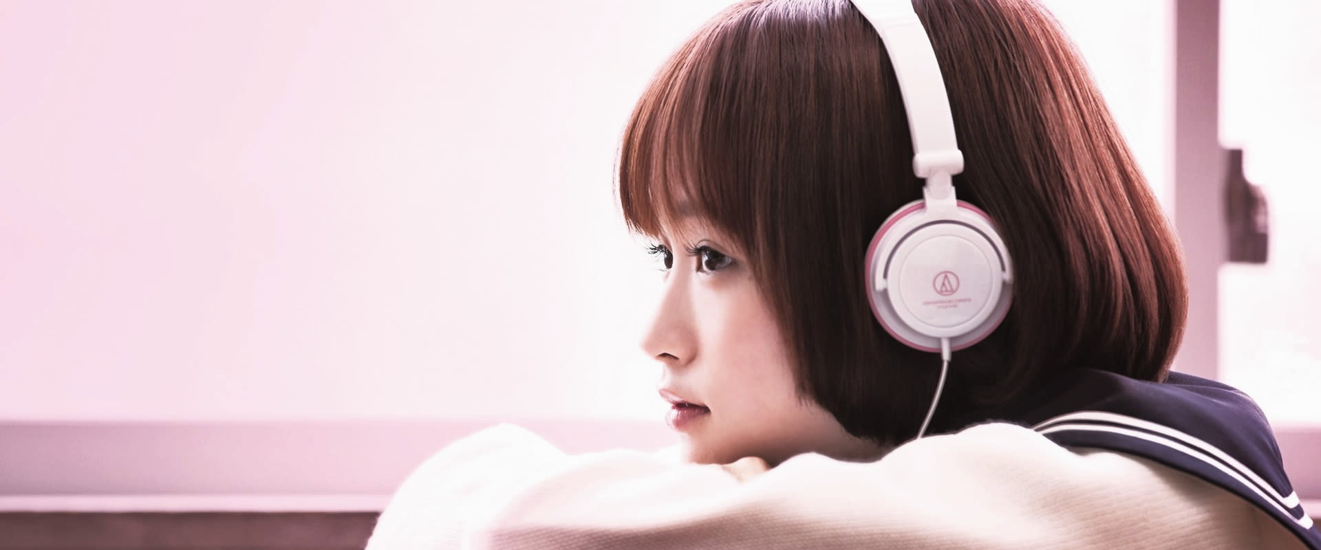 The Liar and His Lover backdrop