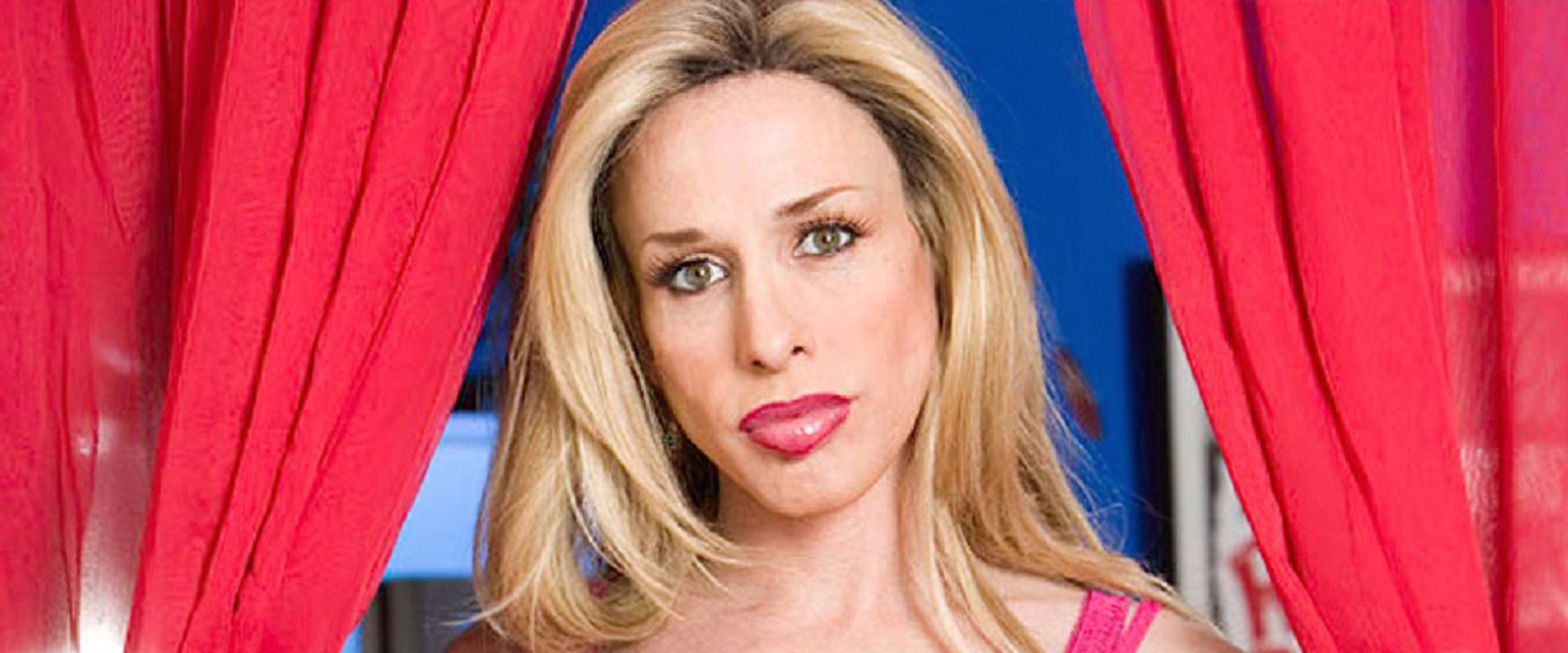 Alexis Arquette: She's My Brother backdrop