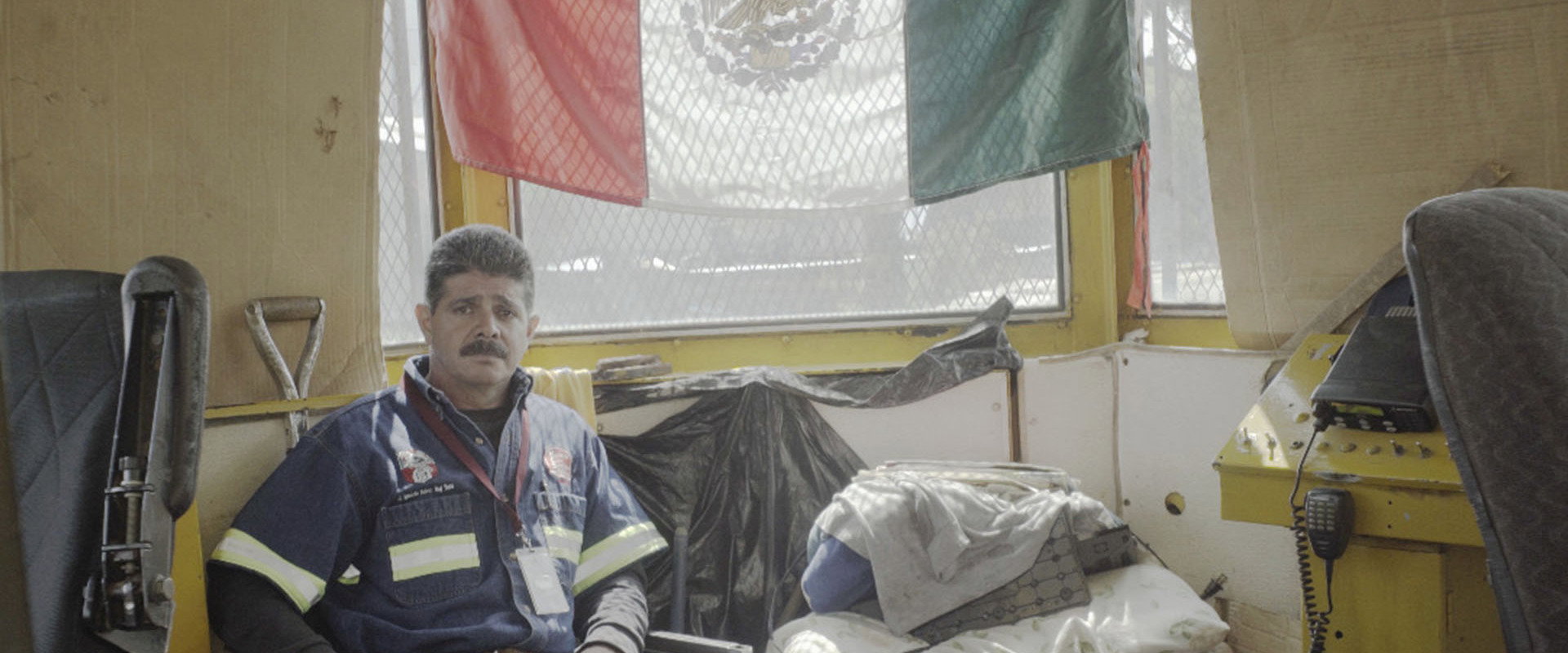 Travesía a los confines backdrop