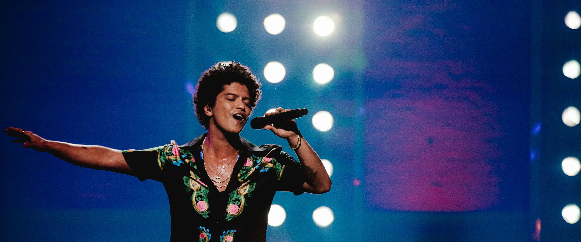 Bruno Mars: 24K Magic Live at the Apollo backdrop