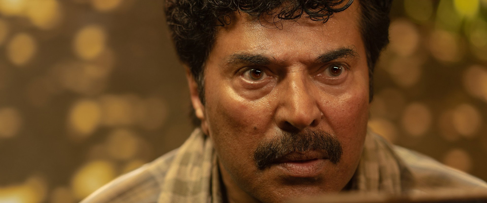 Nanpakal Nerathu Mayakkam backdrop