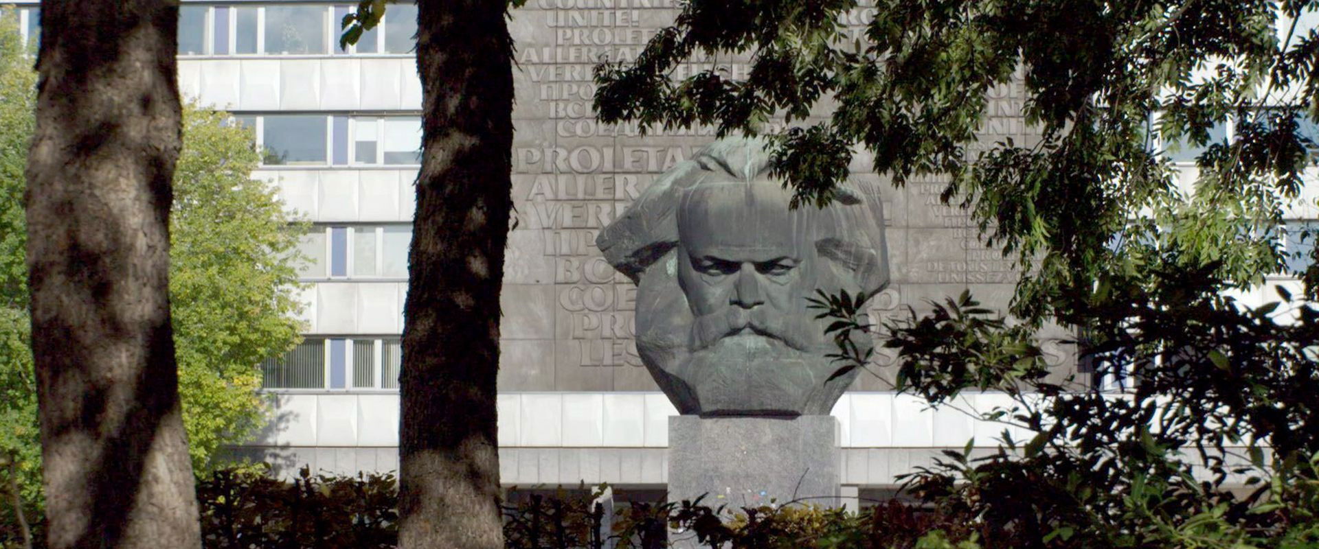 Karl Marx und seine Erben backdrop