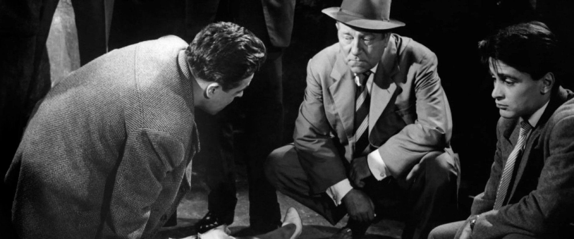 Maigret Sets a Trap backdrop