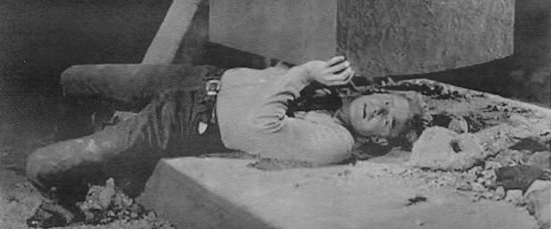 The Fighting Westerner backdrop