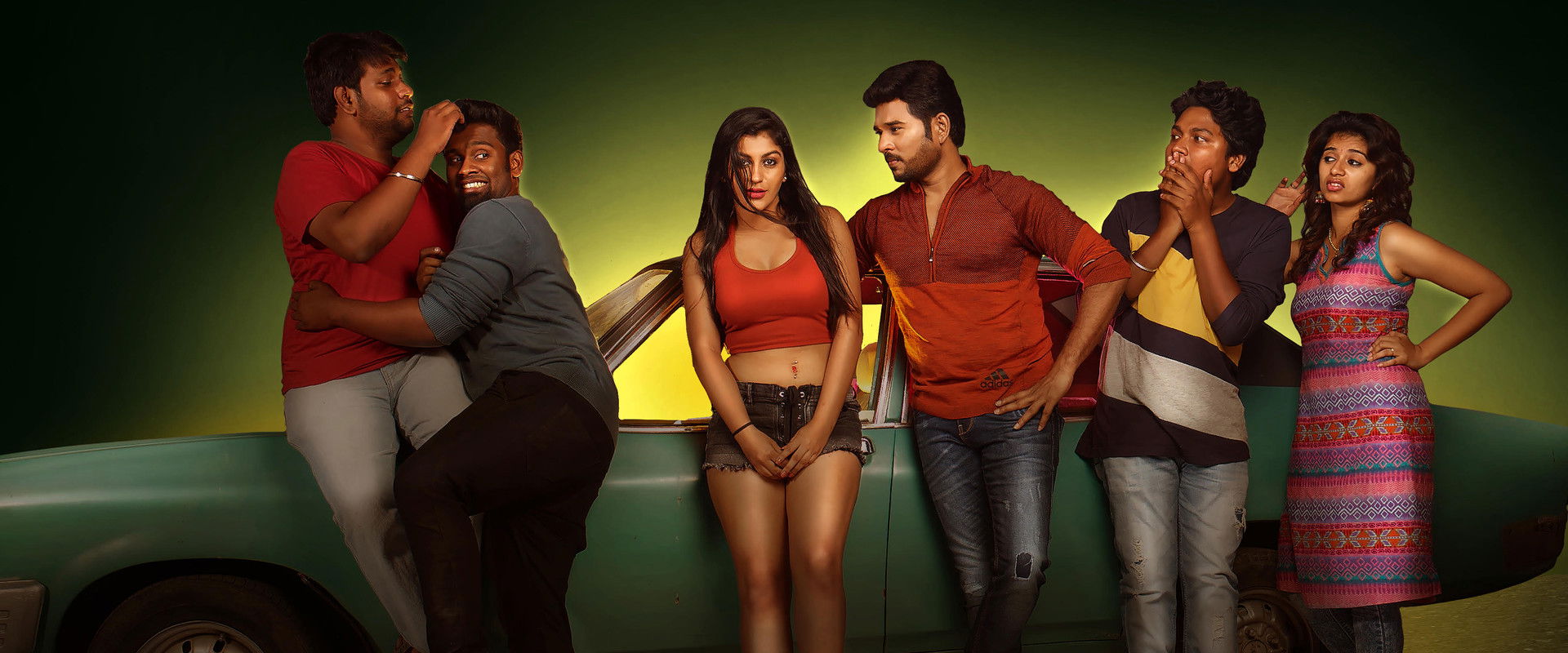 Odavum Mudiyadhu Oliyavum Mudiyadhu backdrop