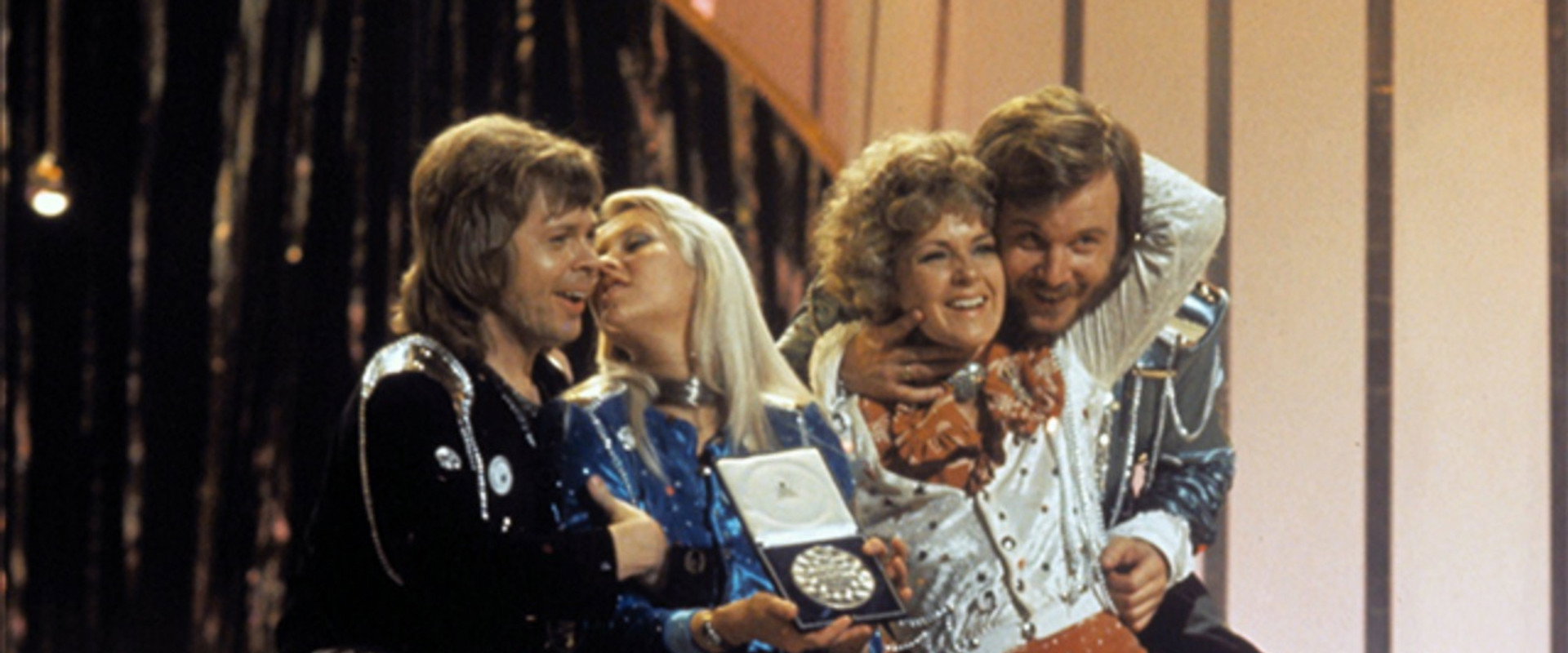 70 ans d'Eurovision : La Grande Histoire du Concours backdrop