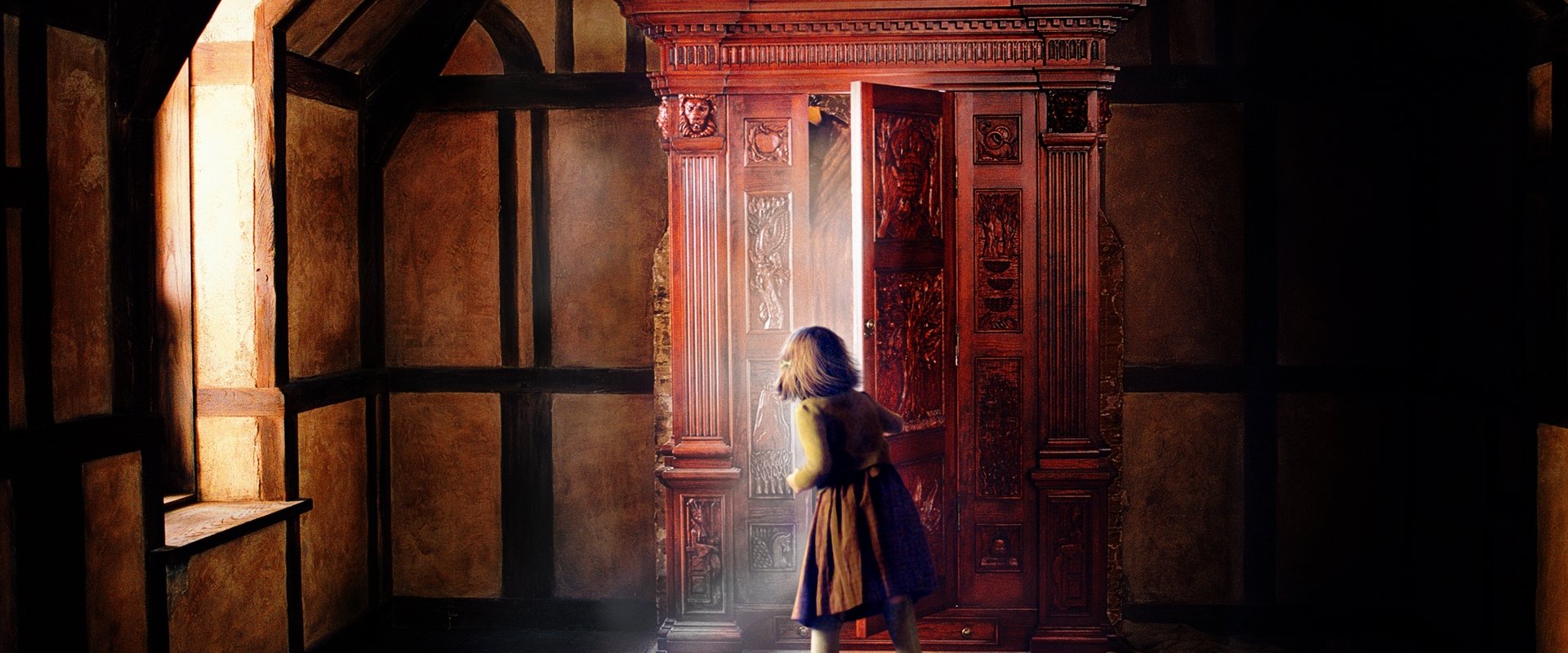 The Chronicles of Narnia: The Lion, the Witch and the Wardrobe backdrop
