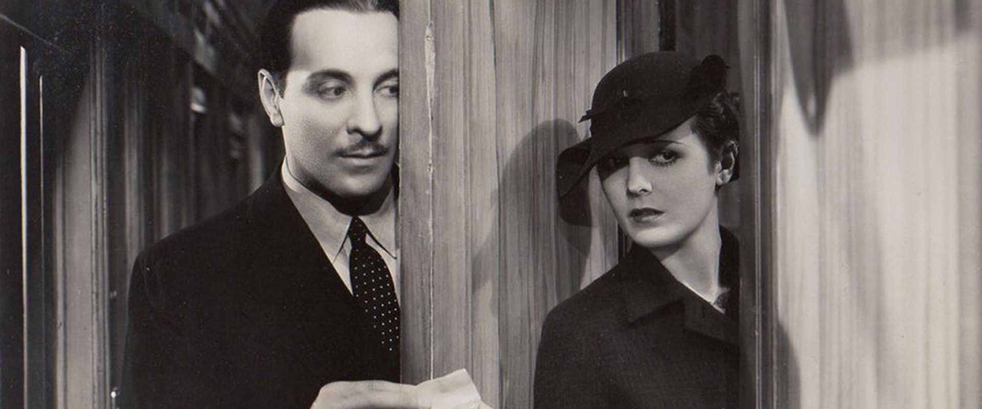 I Am a Thief backdrop