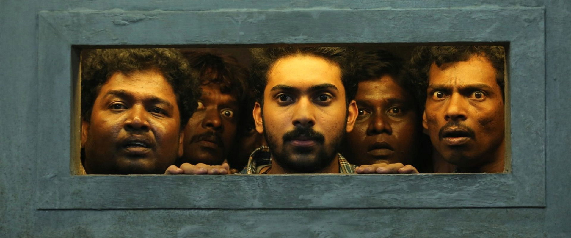 Kathiruppor Pattiyal backdrop