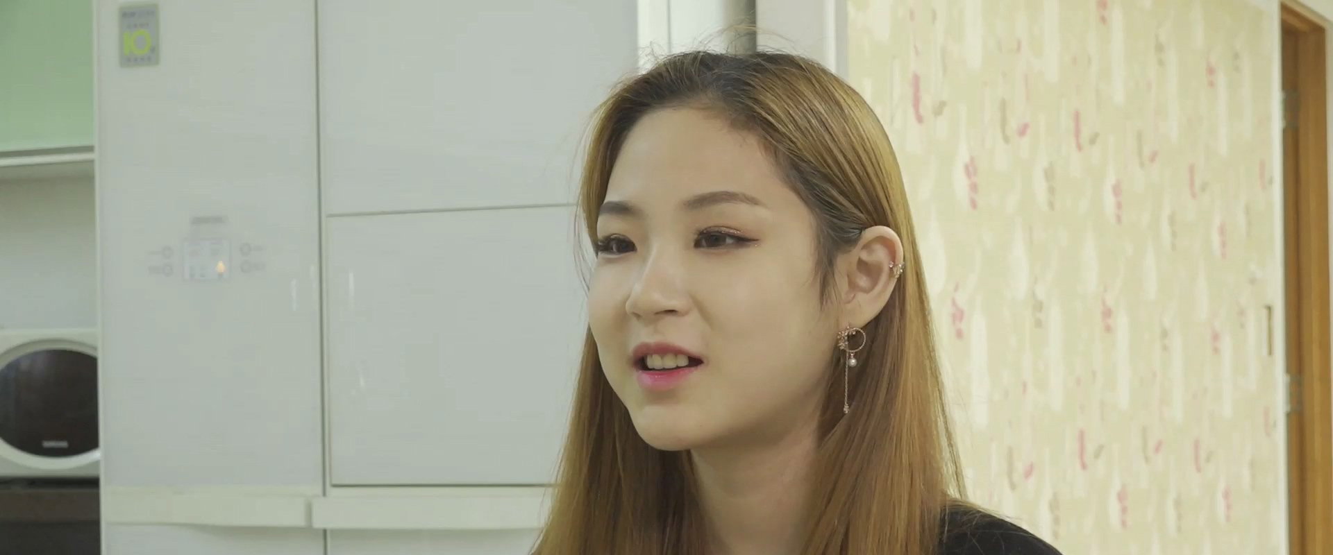 Sister's Diary backdrop