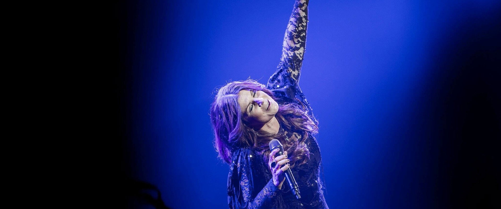 Carola: Jubileumsshowen backdrop