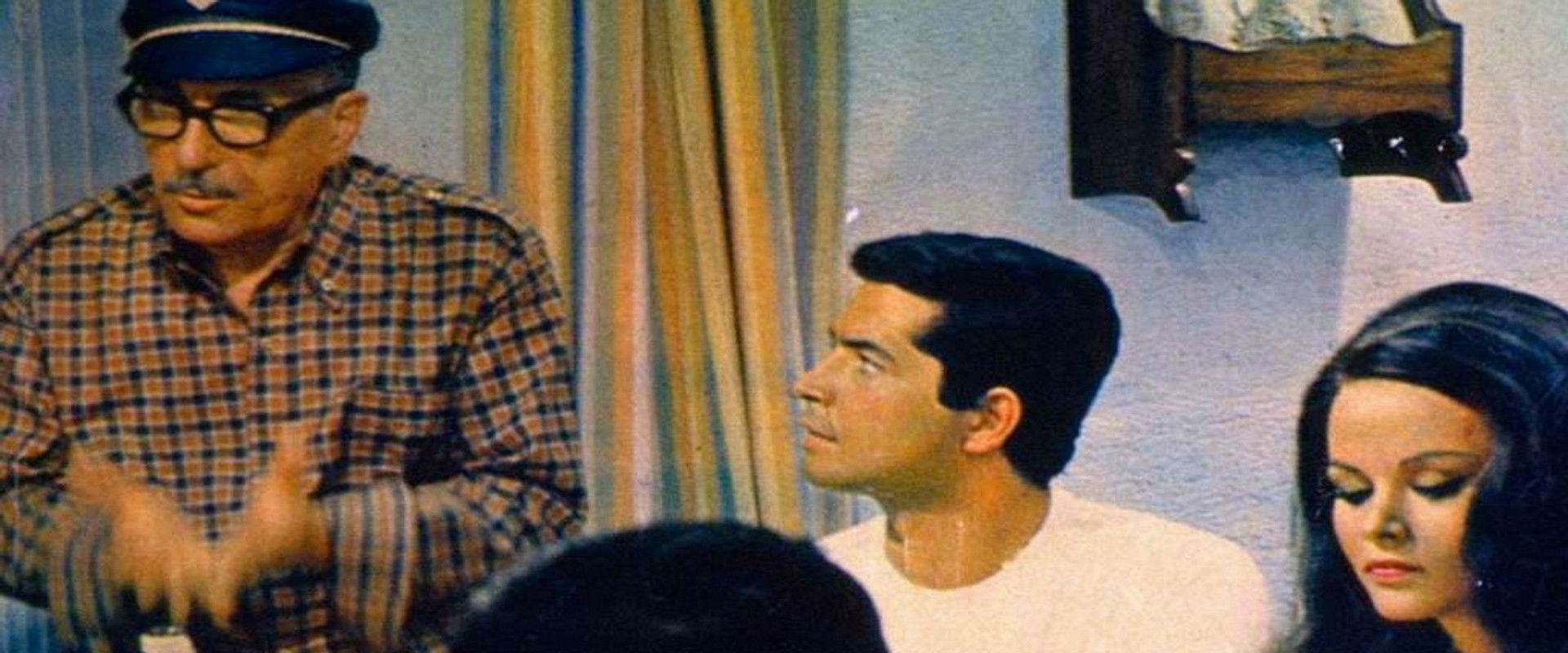 Ischia operazione amore backdrop