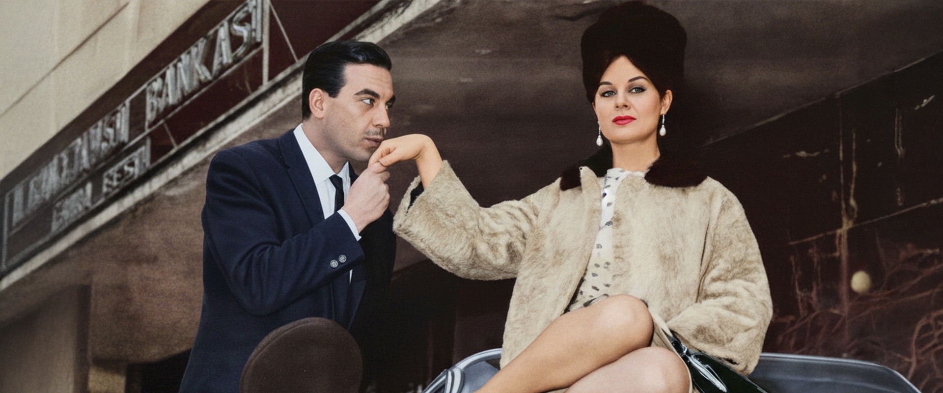 Muhteşem Serseri backdrop