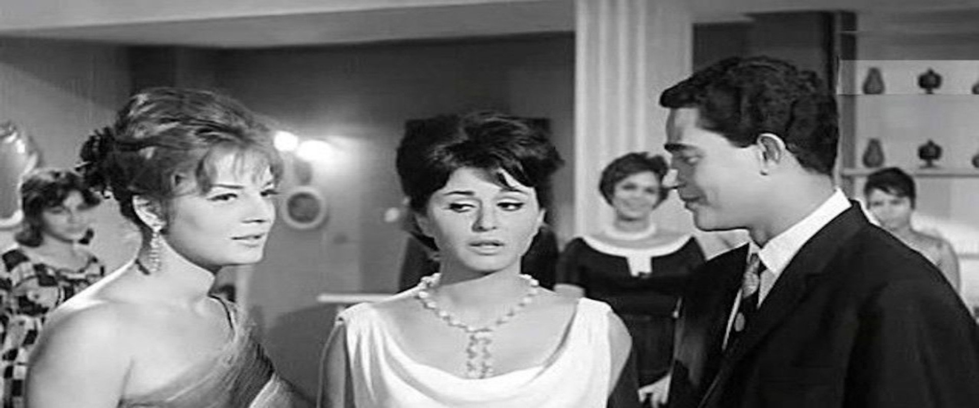 Men Gheir Ma'ad backdrop