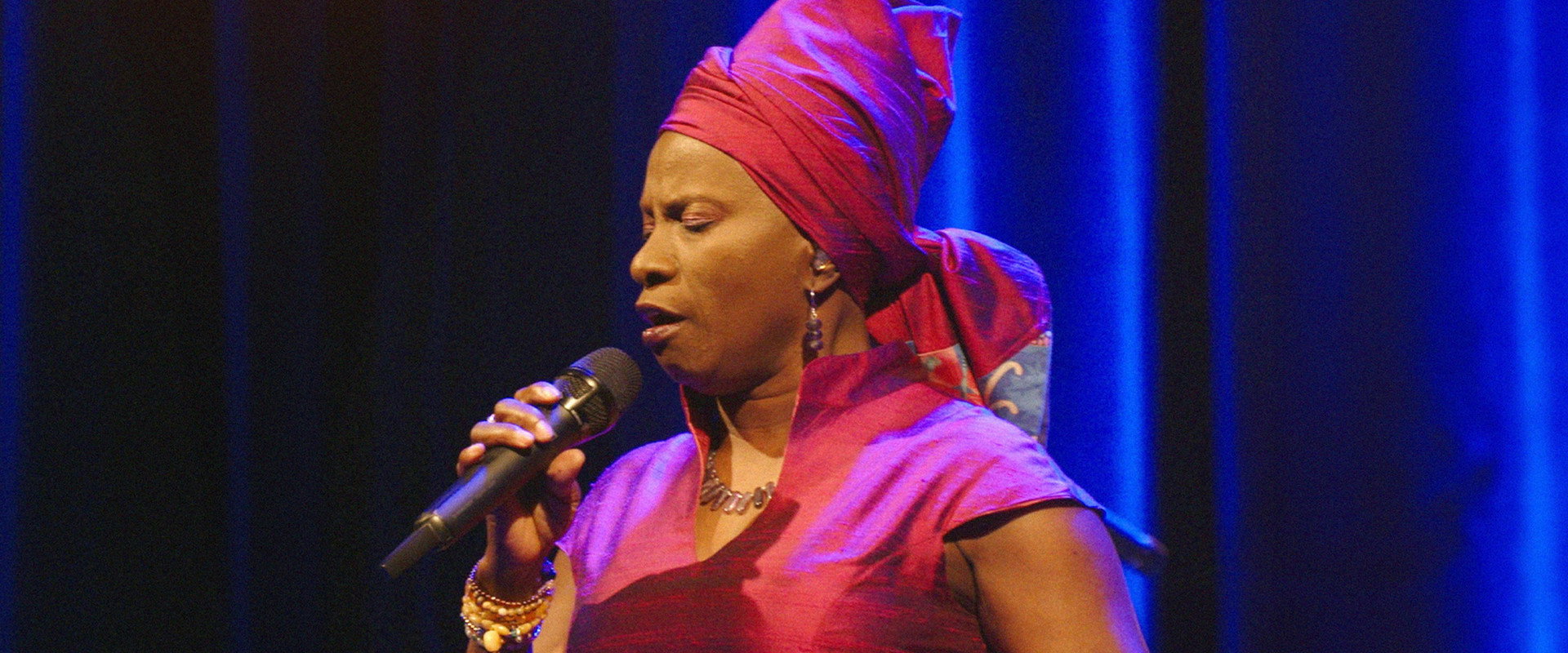 Angélique Kidjo : 40 ans de carrière backdrop