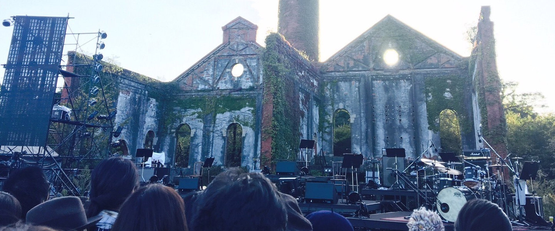 ENTO KUKAN in INUJIMA backdrop