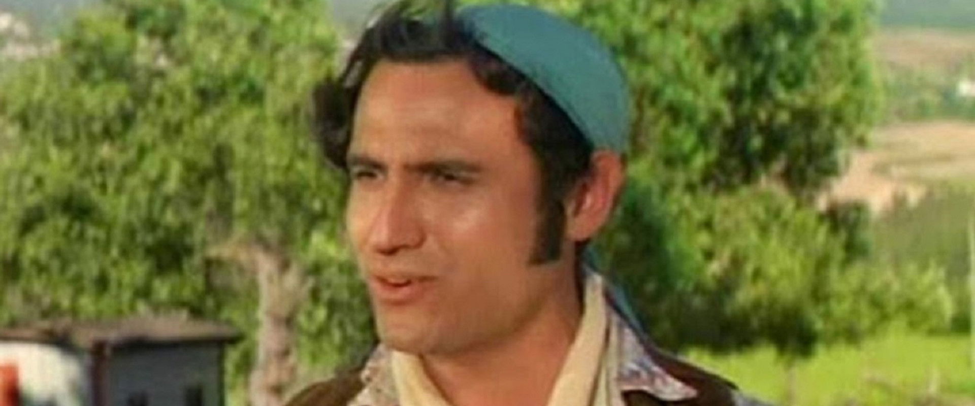 Los guerrilleros backdrop