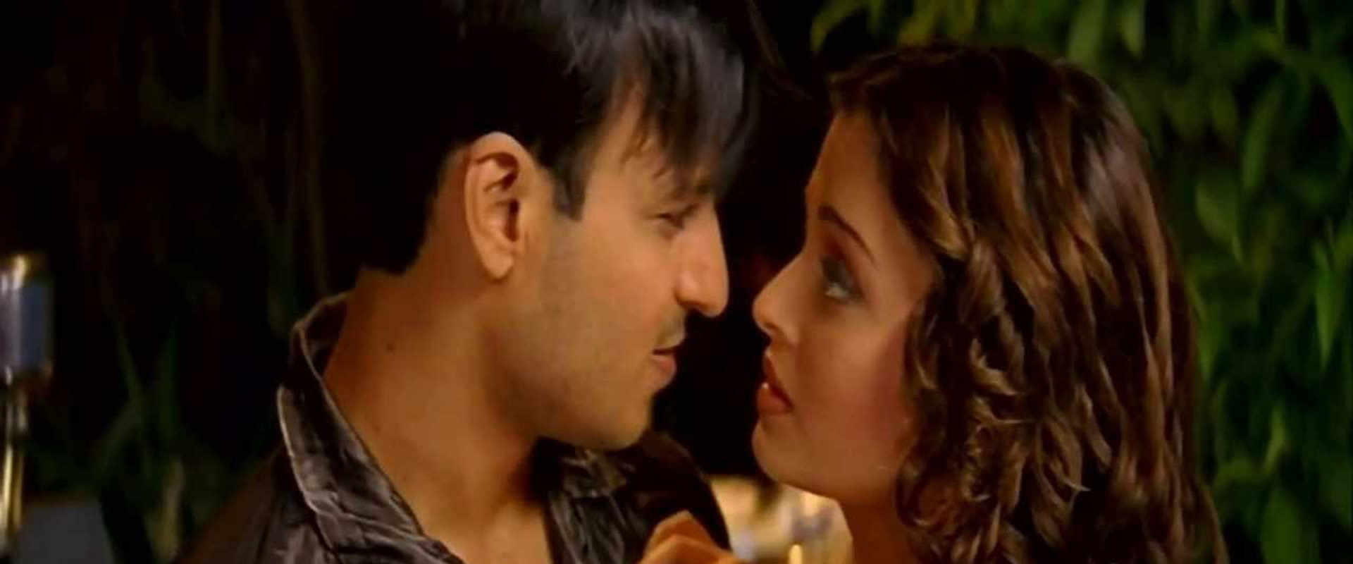 Kyun! Ho Gaya Na... backdrop