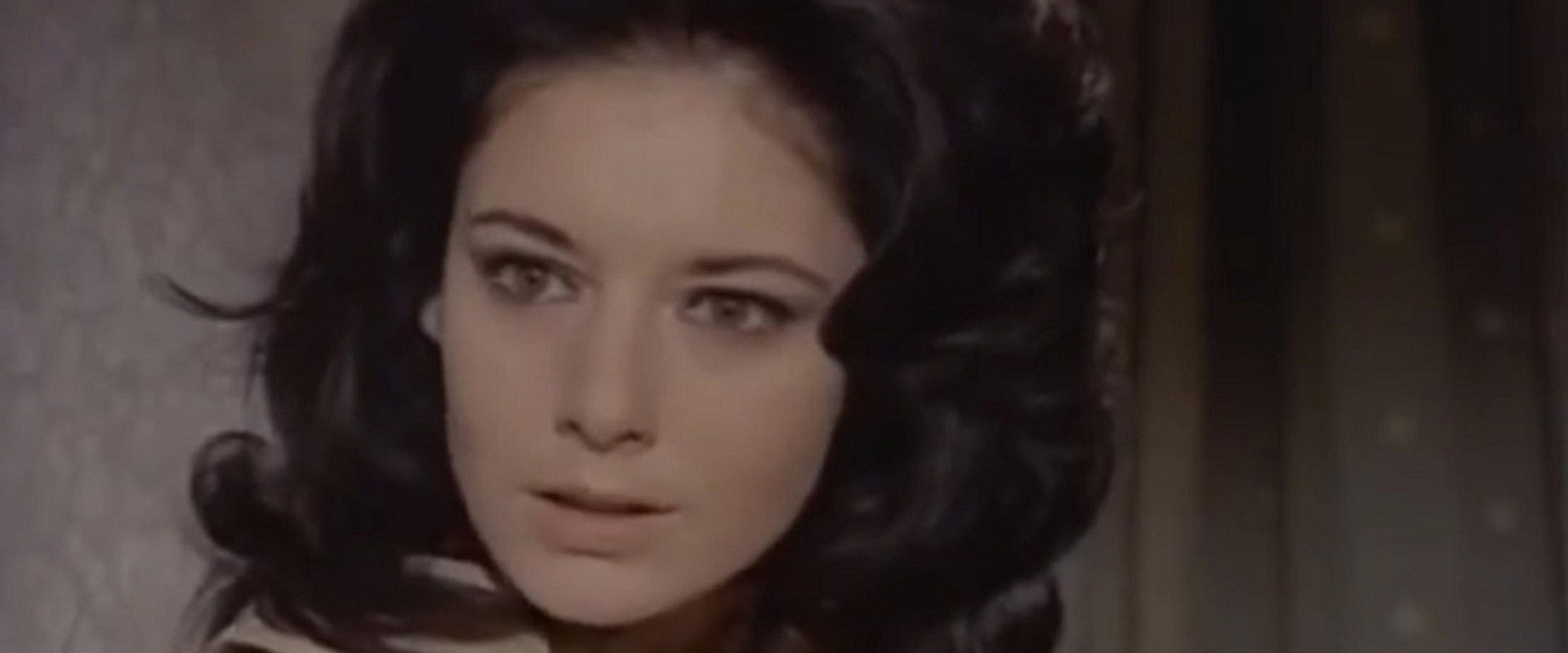 Clinic Exclusive backdrop