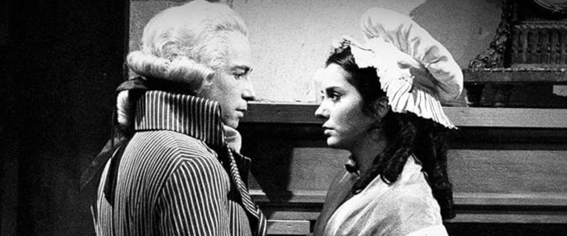 Terror and Virtue: Robespierre backdrop