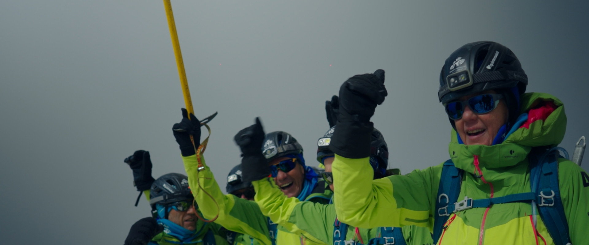 La Huella y el Tiempo backdrop