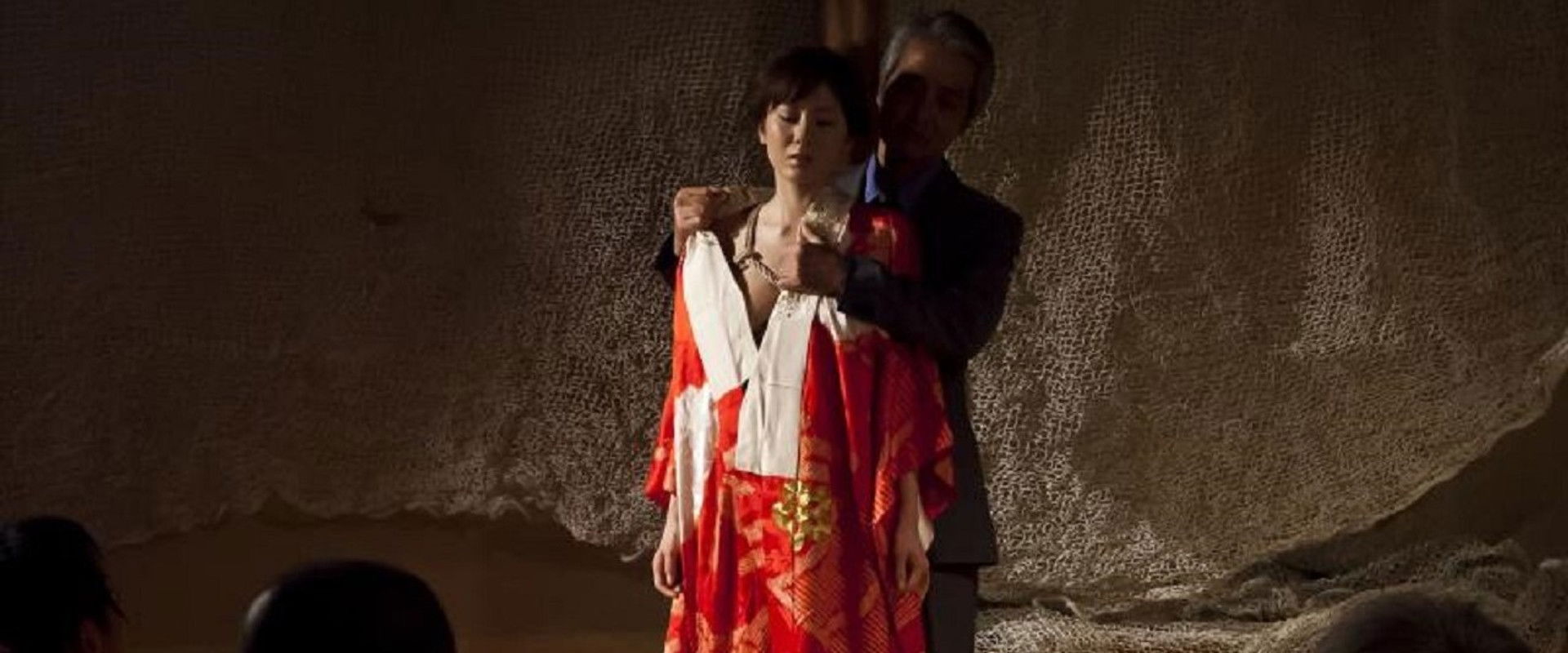 Captive Market backdrop