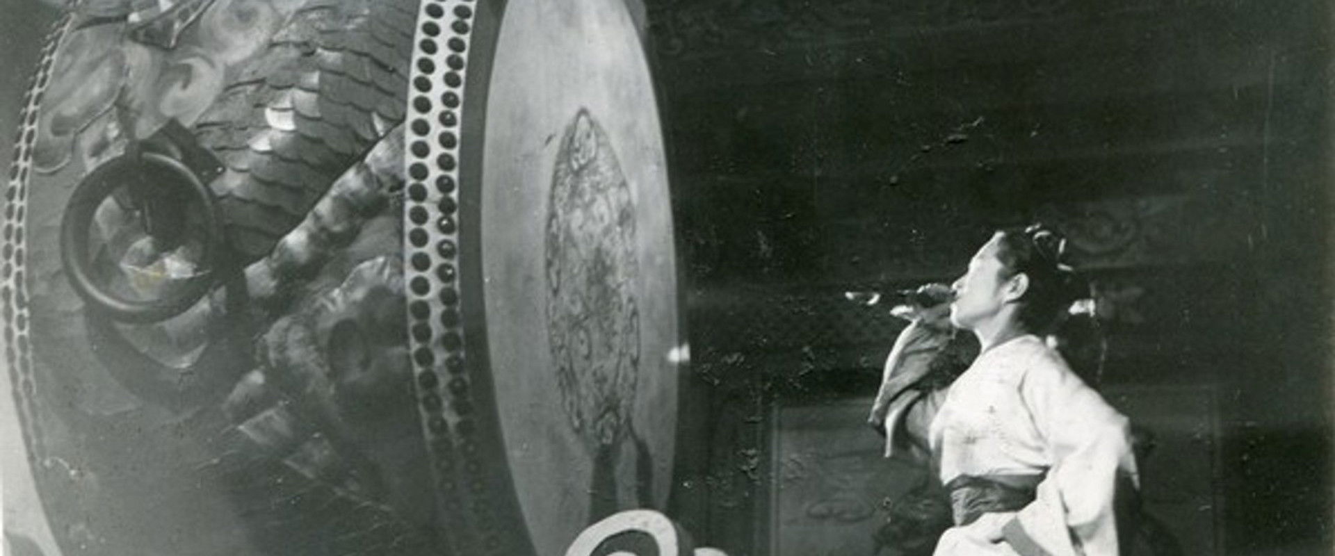 Prince Ho-Dong and Princess Nak-Rang backdrop