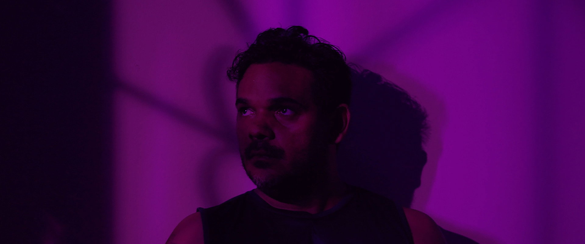 Estranhas Luzes backdrop