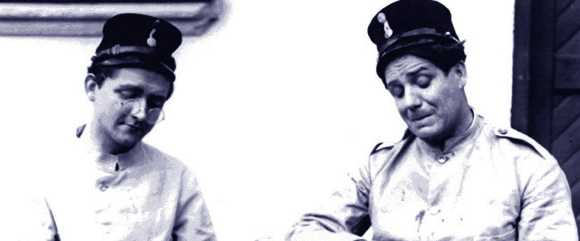 Samvetsömma Adolf backdrop