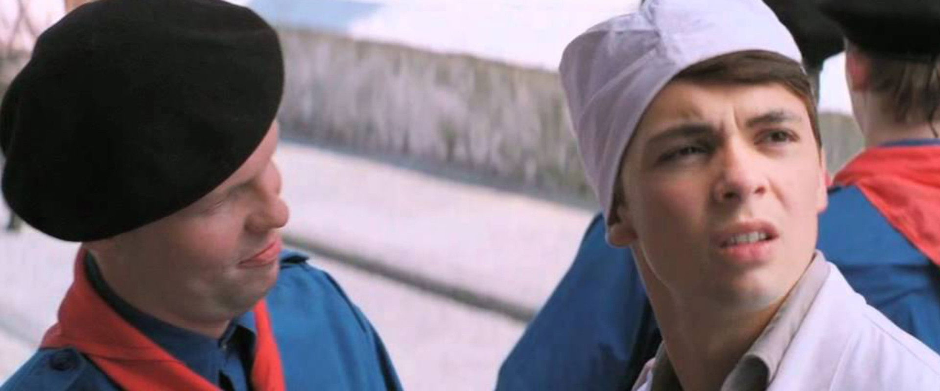 Allez, Eddy backdrop