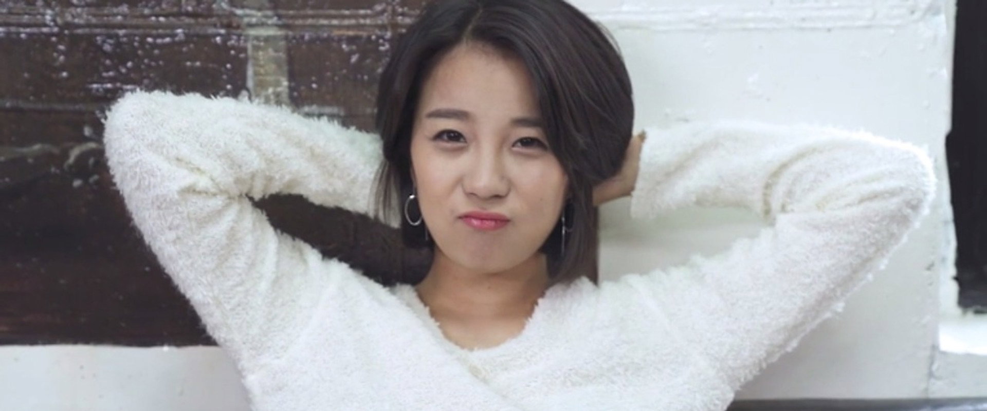 So-hee's Secretly Private Life backdrop