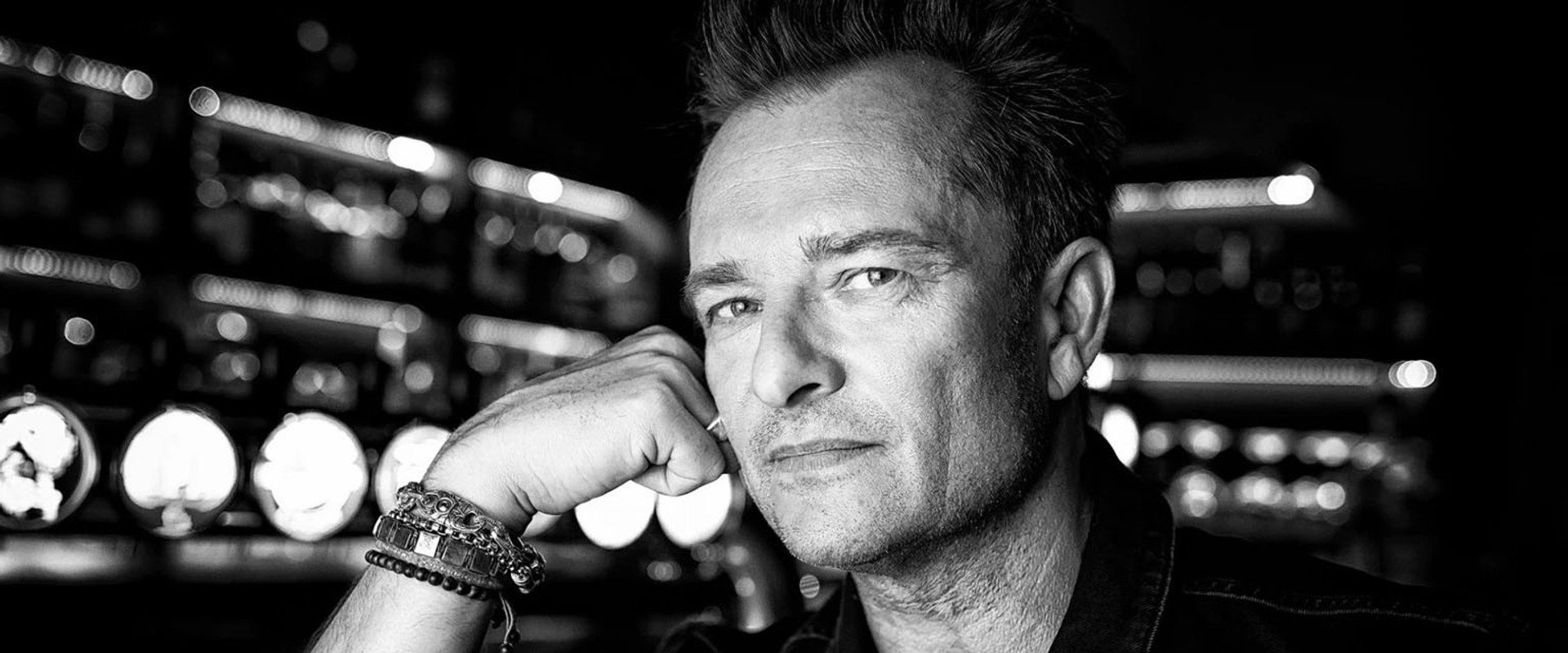 David Hallyday backdrop