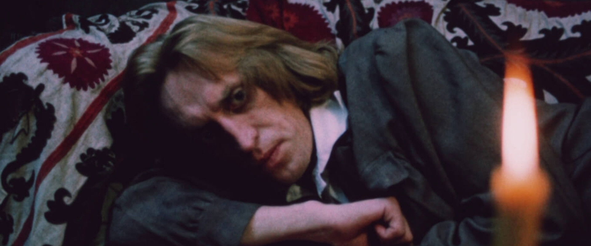 Mister Designer backdrop