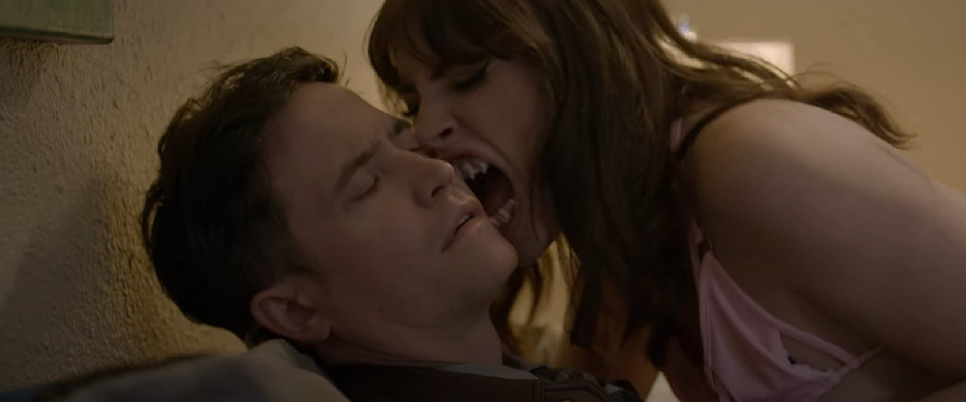 Piranha Women backdrop