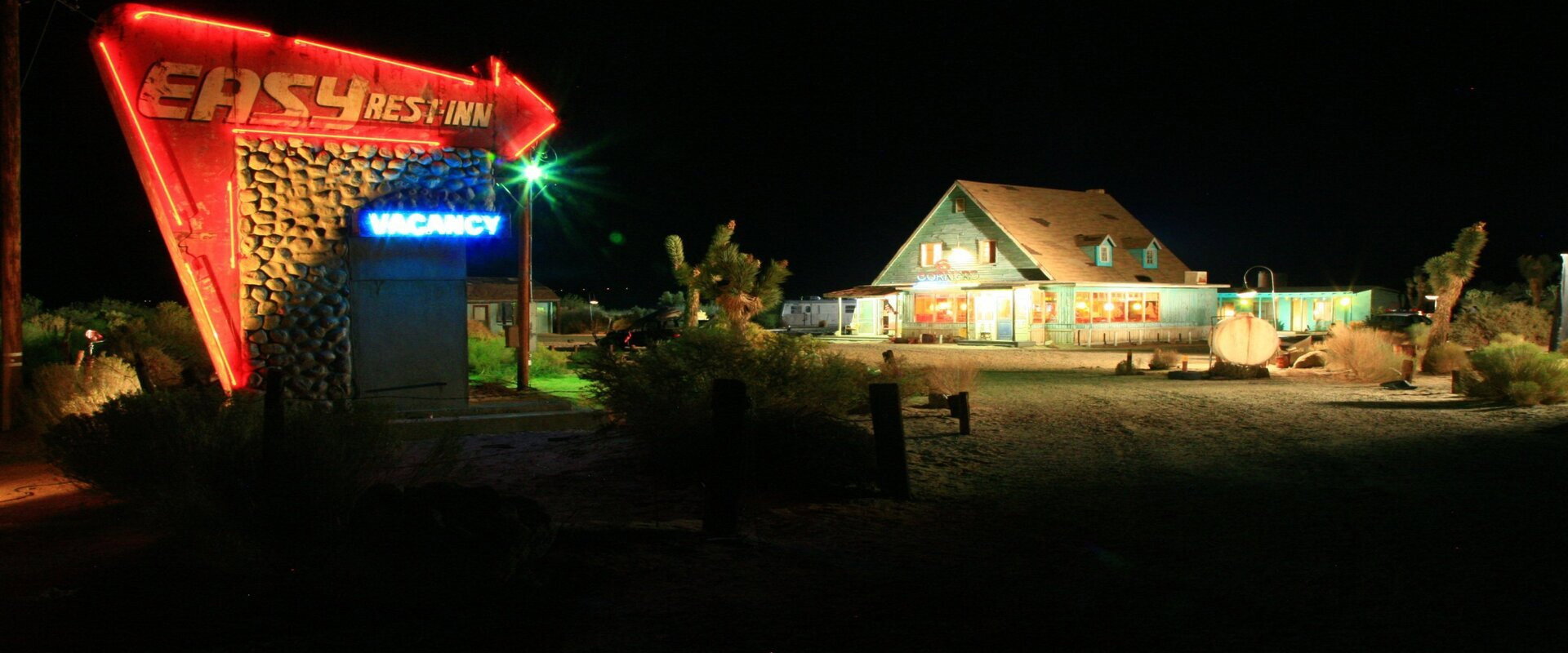 No Man's Land: The Rise of Reeker backdrop