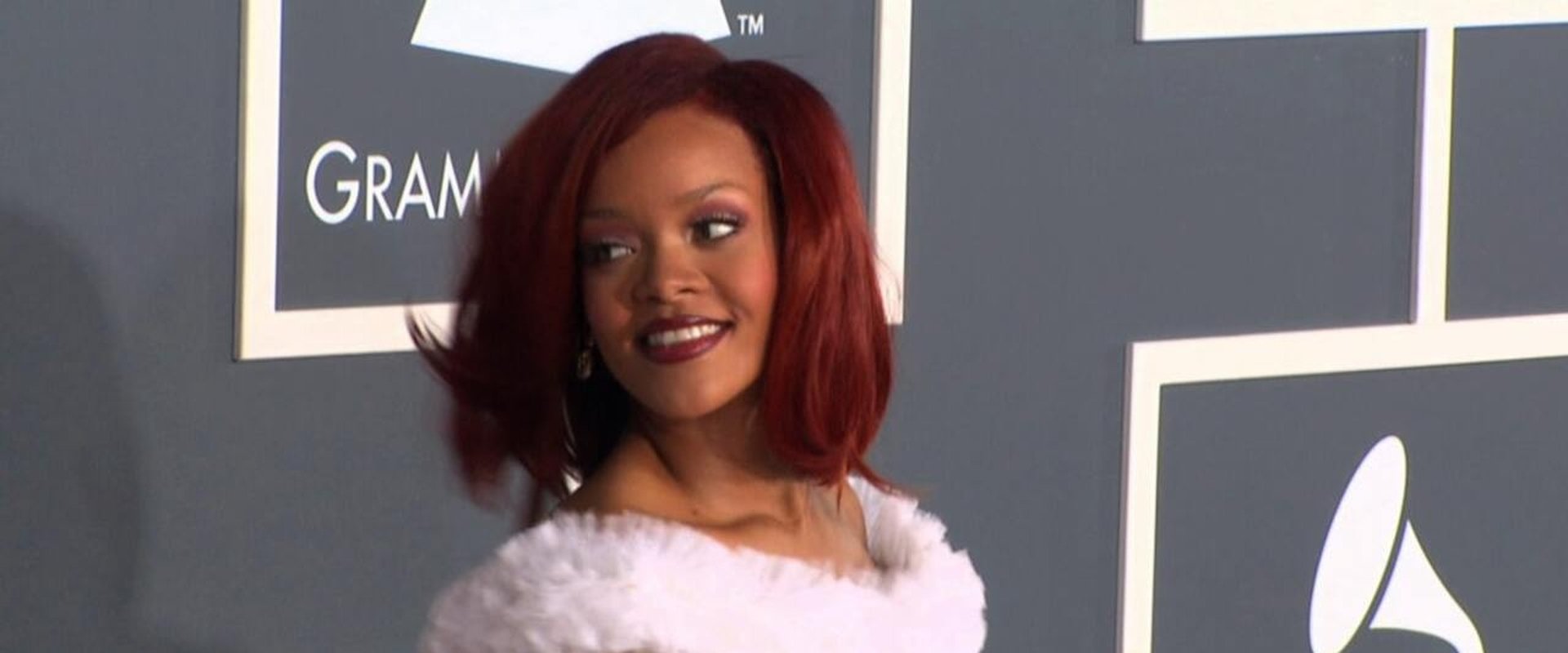 Rihanna: No Regrets backdrop