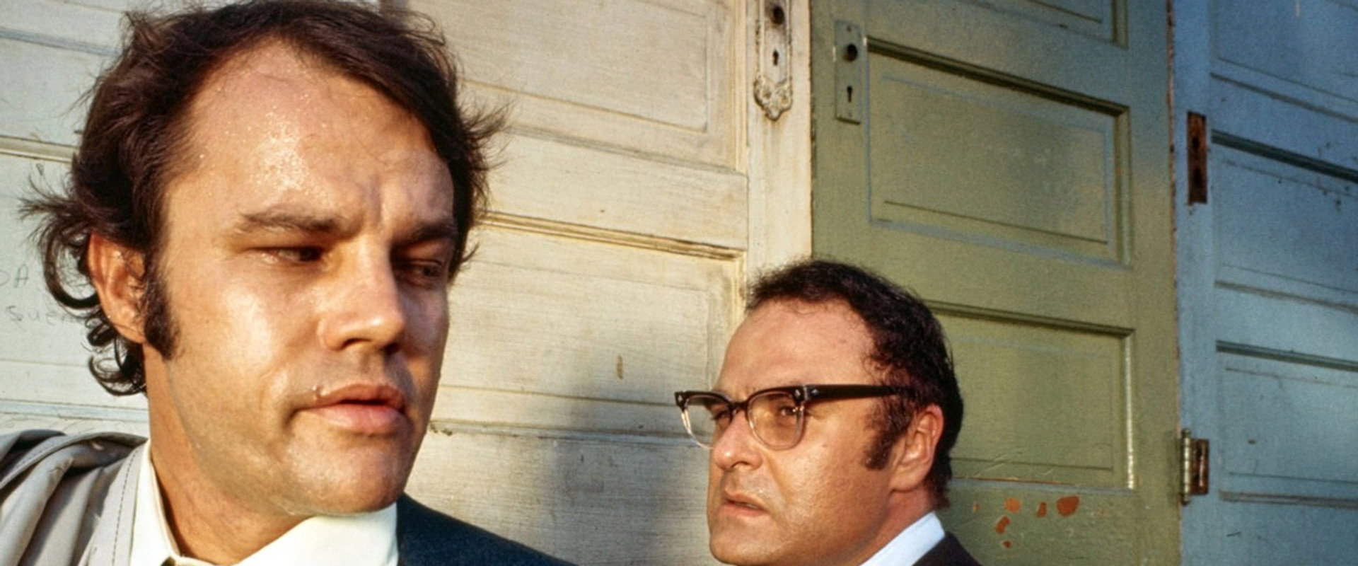 Mongo's Back in Town backdrop