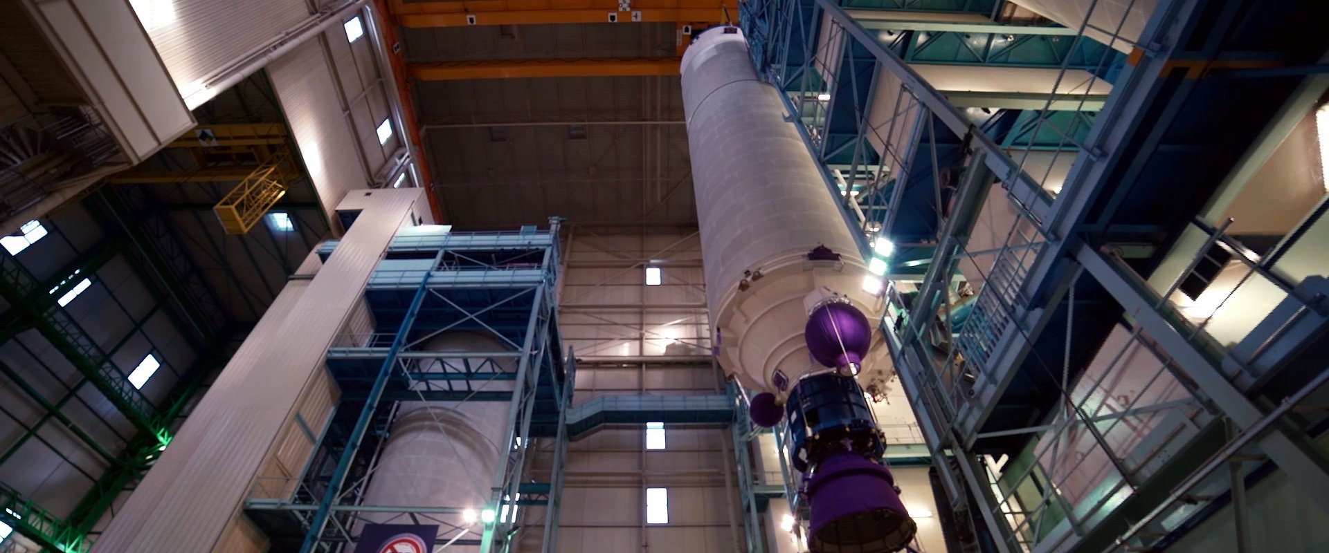 La Fusée Ariane : Le Défi français backdrop