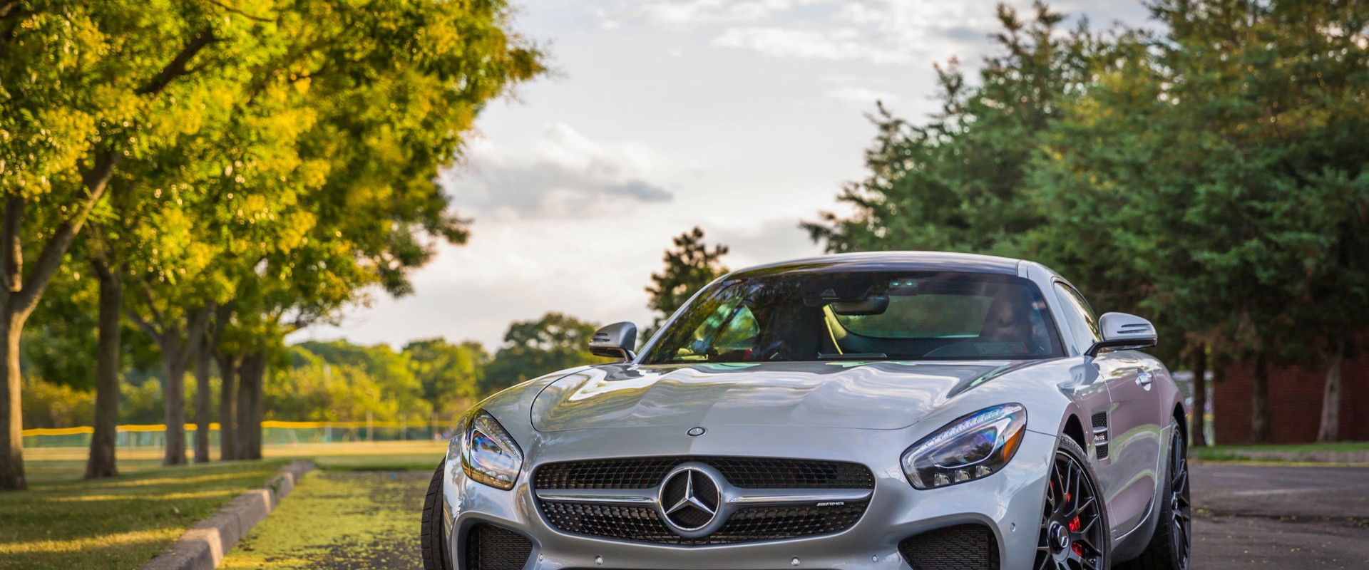 Das Auto: The Germans, Their Cars and Us backdrop