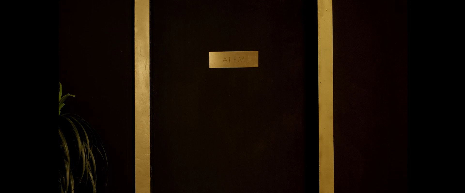 O Além da Porta backdrop