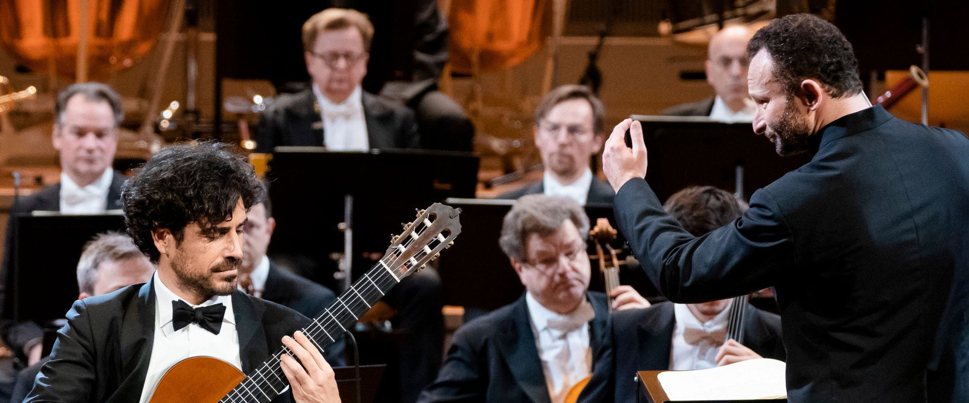 2020 New Year’s Eve Concert with Kirill Petrenko and Pablo Sáinz-Villegas backdrop