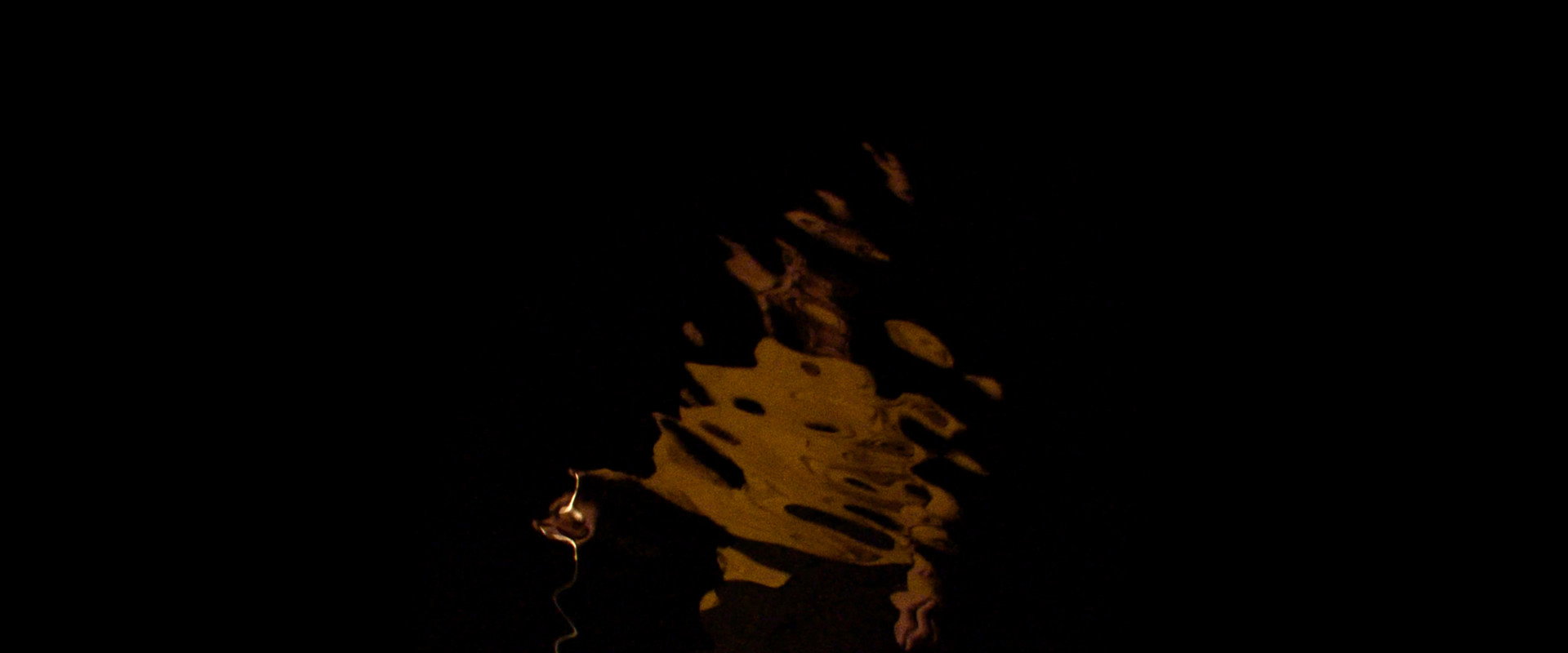 GOLPES backdrop